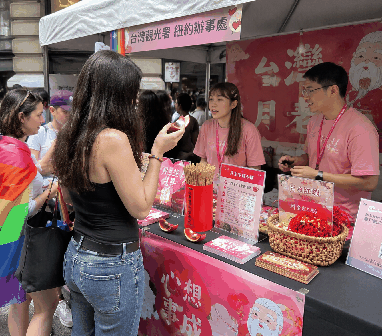 臺灣月老「跨海」到紐約！　擲筊、求籤、紅線體驗掀排隊熱潮 | ETtoday政治新聞 | ETtoday新聞雲 封面圖